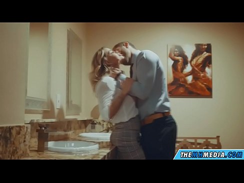 ❤️ Вақте ки як малламуй busty шумо дар як ҳоҷатхона ҷамъиятӣ seduces Шлюсҳо дар мо tg.pornosexphoto.ru ❌️❤